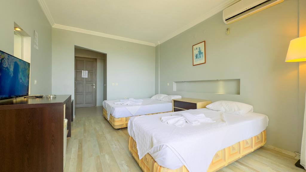 Standard Room (Balcony)