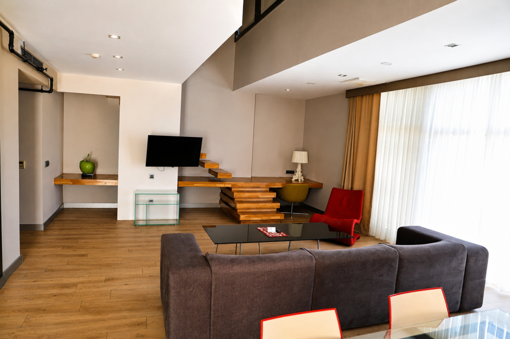 1+1 Suite