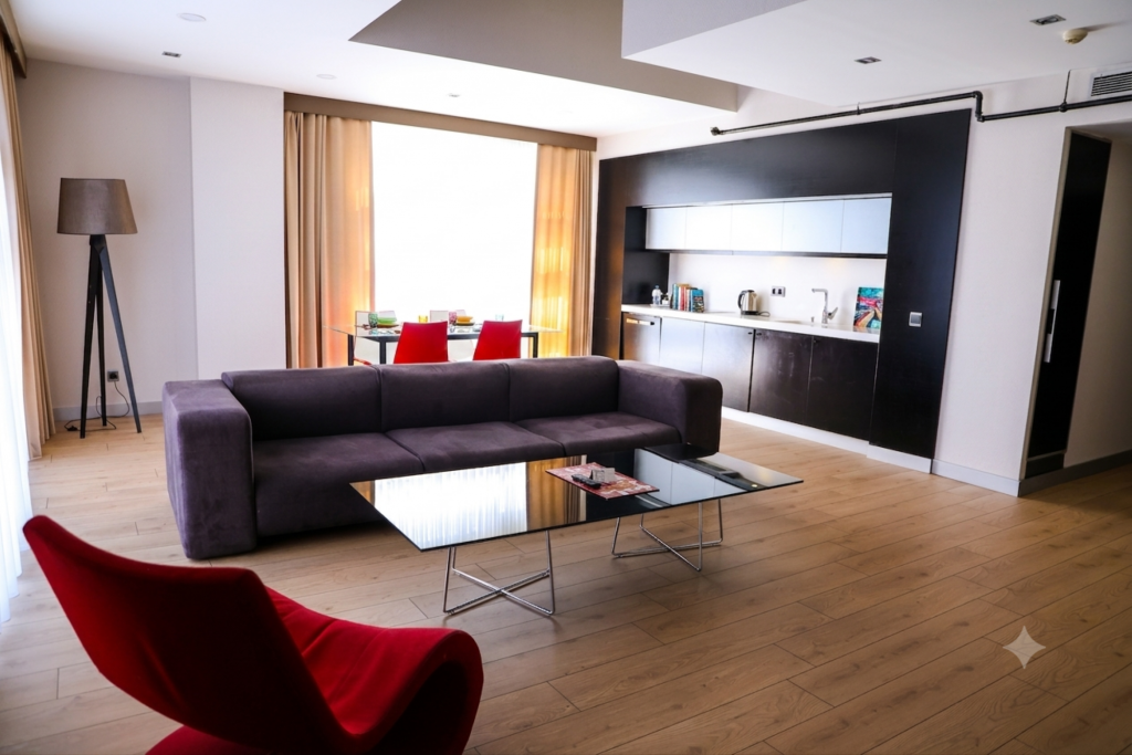 1+1 Suite