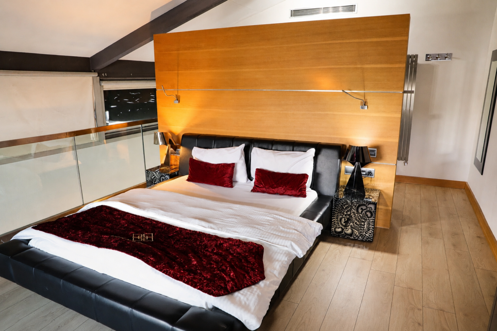 2+1 Superior Suite,Jakuzili