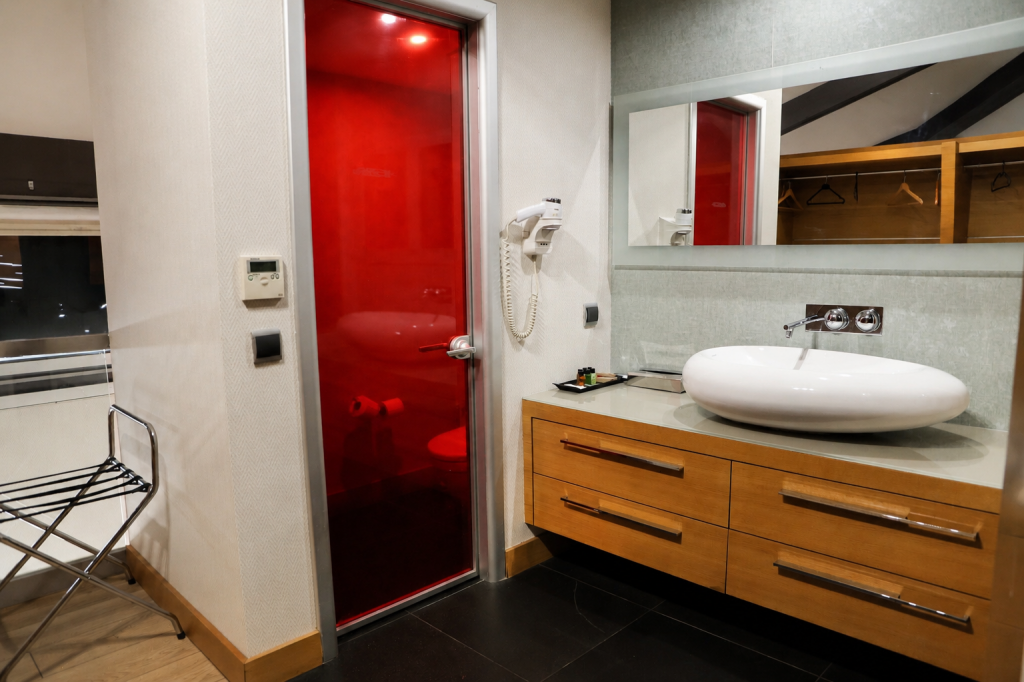 2+1 Superior Suite,Jakuzili