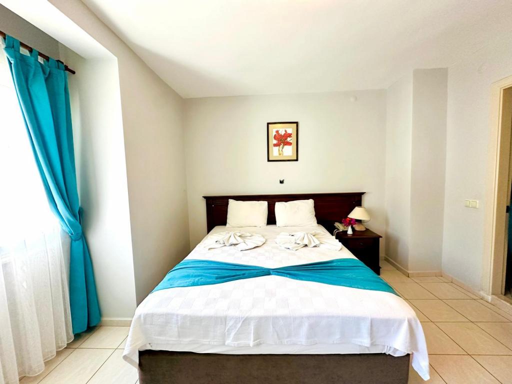 Suit Oda, Bahçe Manzaralı