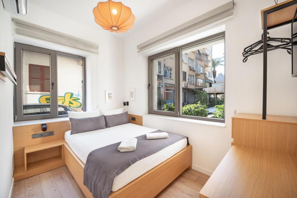 Superior Bahçe Katı Oda, Cadde Manzaralı