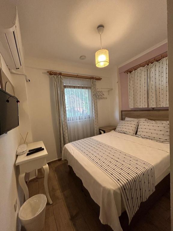 Ekonomik Oda, Cadde Manzaralı (Erkekler İçin)