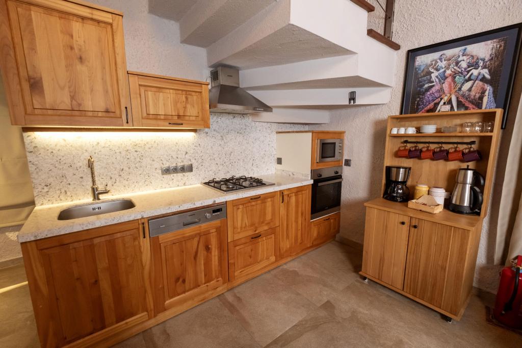 Villa - 2 Yatak Odalı,Bahçe Manzaralı