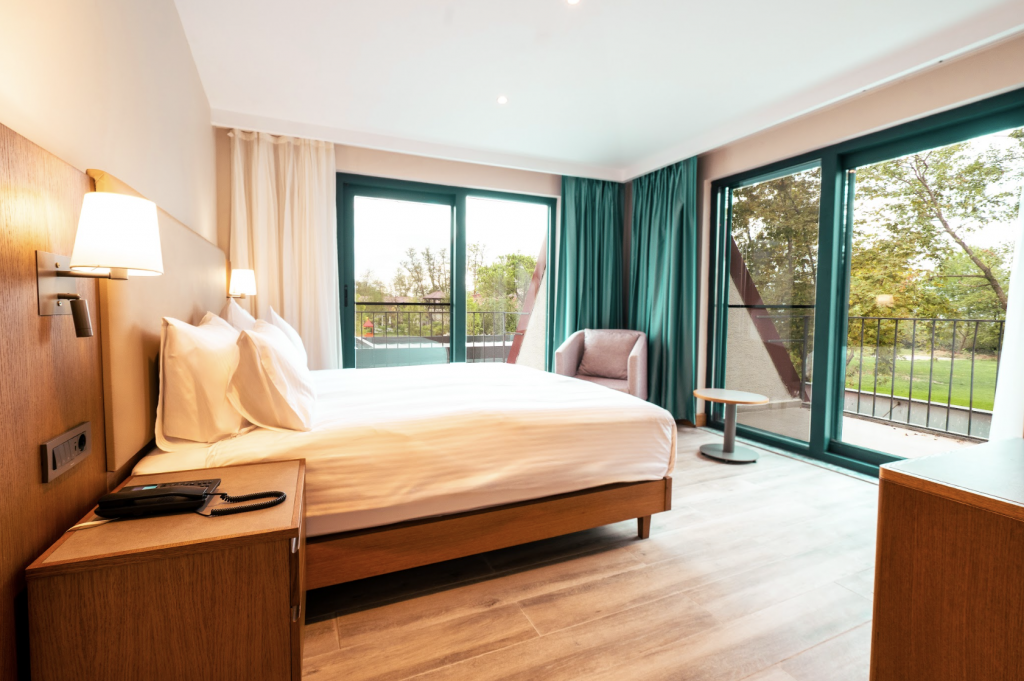 Deluxe Suite Room, Garden View
