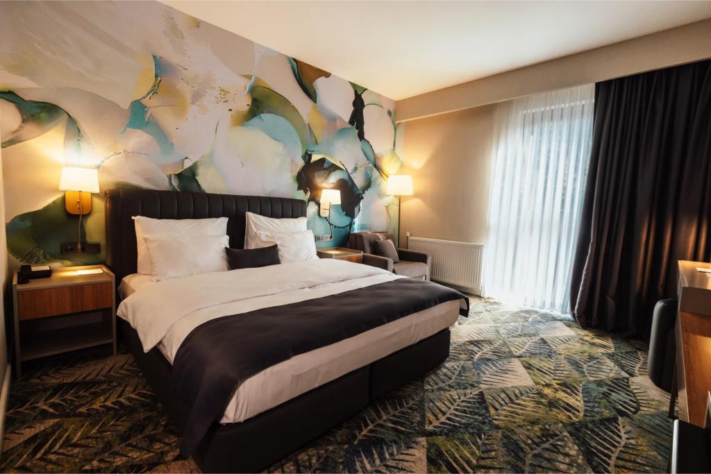 Superior Room, Mountain View