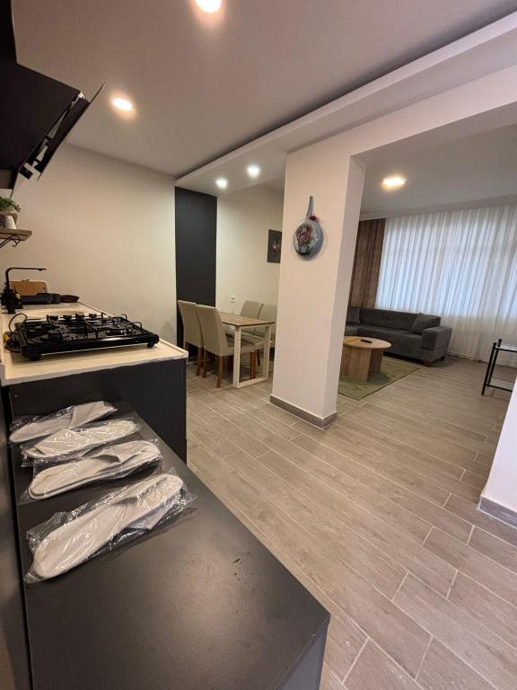 Aile Odası, Bahçe Manzaralı