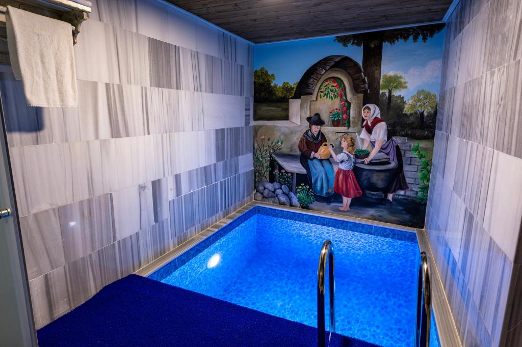 Blood Stone Suite Room,Havuzlu
