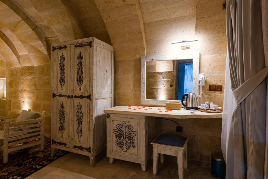 Blood Stone Suite Room,Havuzlu