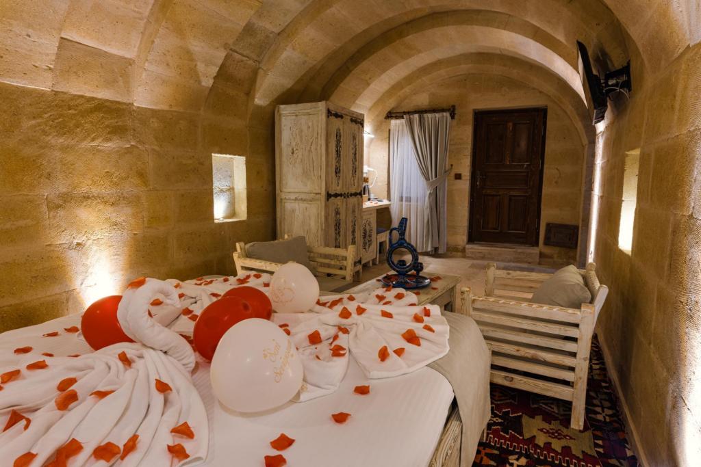 Blood Stone Suite Room,Havuzlu