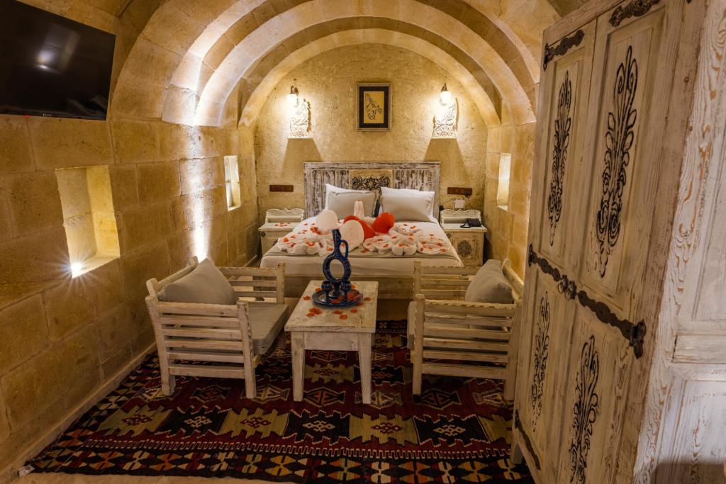 Blood Stone Suite Room,Havuzlu