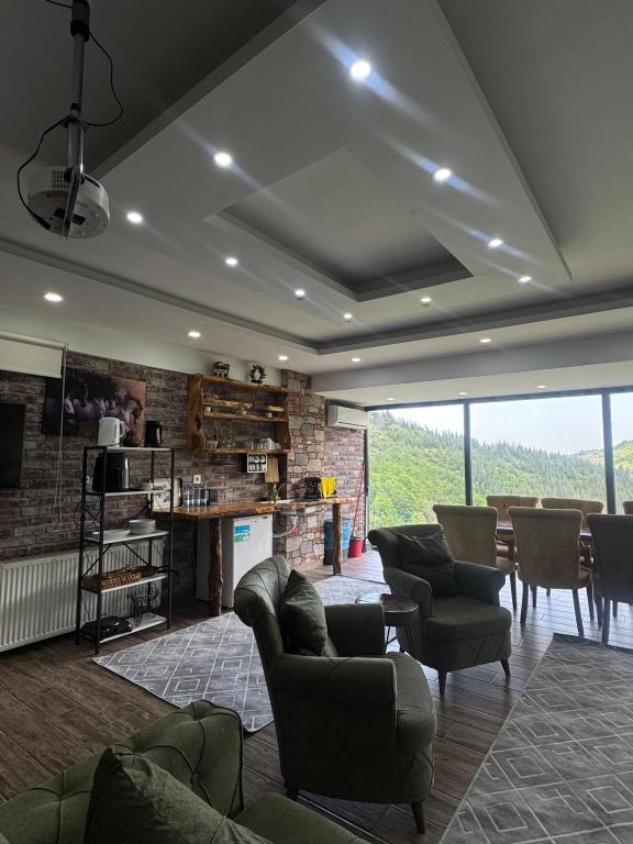 Hobbit Ev,Dağ Manzaralı,Isıtmalı Özel Havuzlu