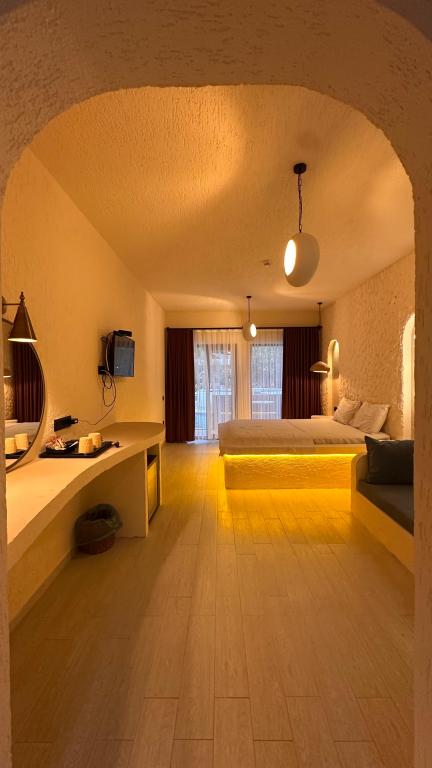 Premium Suit Oda, Havuz Manzaralı