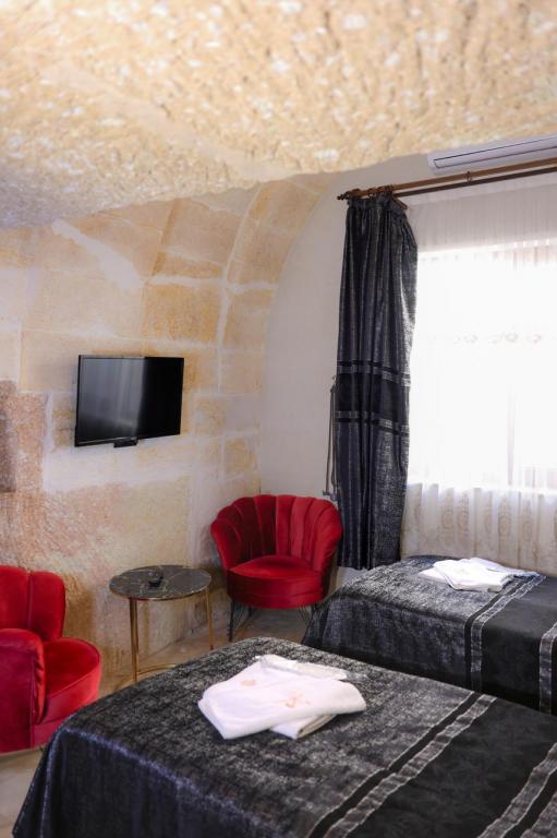 Cave Aile Odası,Avlu Manzaralı,Jakuzili
