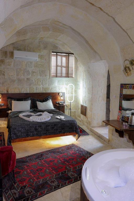 Premium Suite,Avlu Manzaralı,Jakuzili (2 Kişilik)