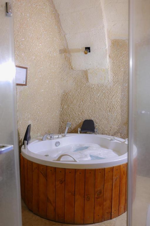 Stone Suite,Avlu Manzaralı,Jakuzili