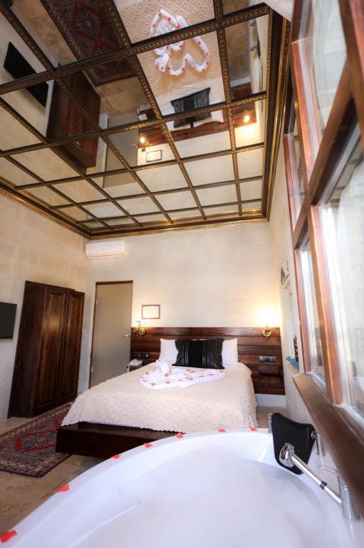 Deluxe Oda,Bahçe veya Sokak Manzaralı,1. Kat