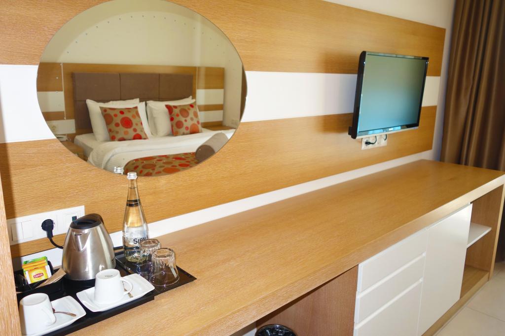 Deluxe Oda, Havuz Manzaralı