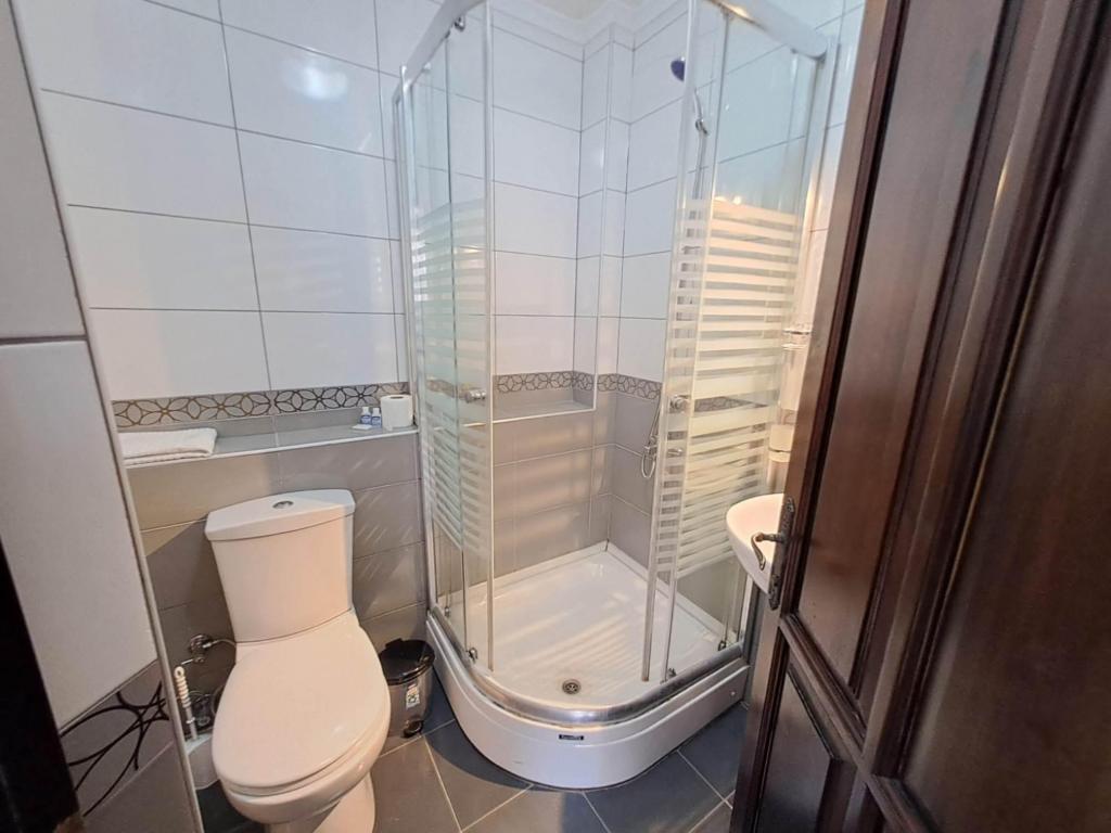 Suit Oda Beş Kişilik,Bahçe Manzaralı,Balkonlu