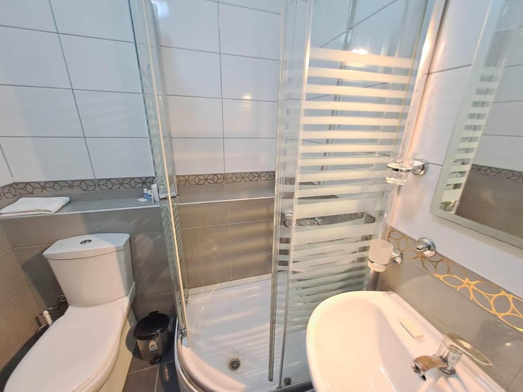 Suit Oda Beş Kişilik,Bahçe Manzaralı,Balkonlu
