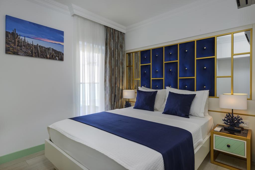 Family Room, Partial Sea View