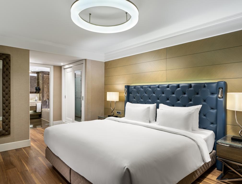 Aile Suit Odası, Şehir Manzaralı