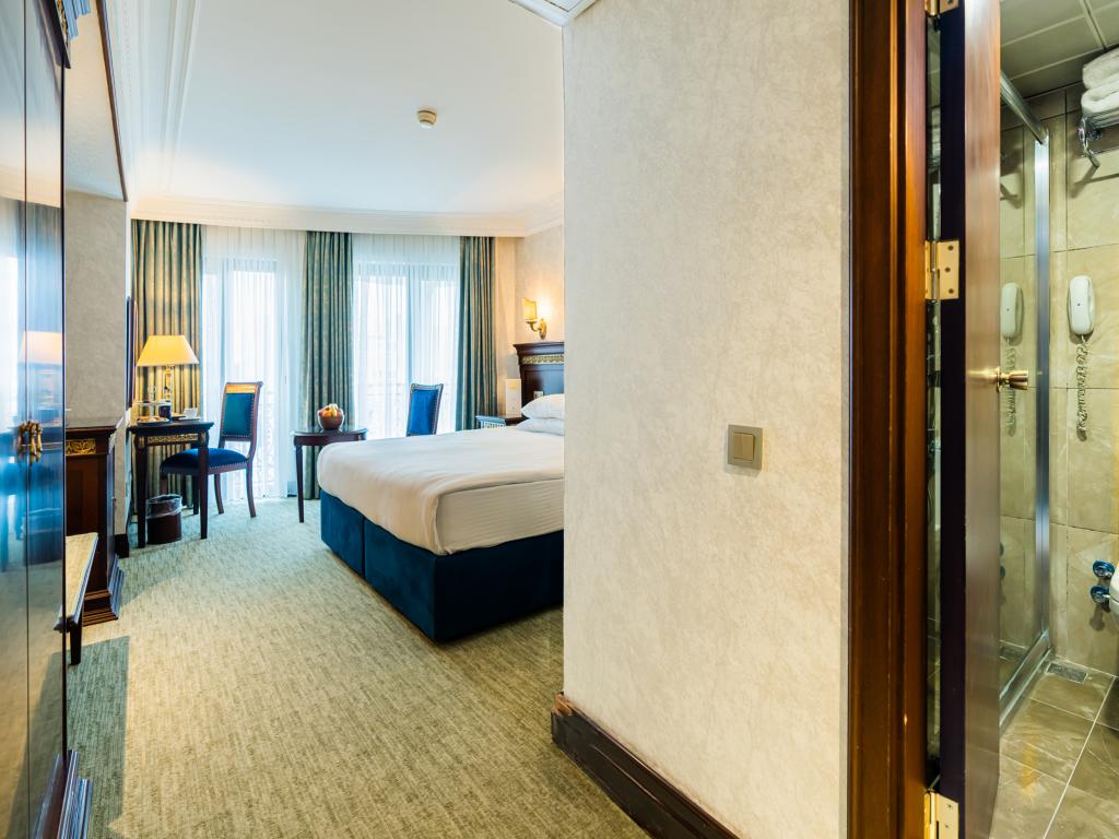 Superior Oda, Şehir Manzaralı