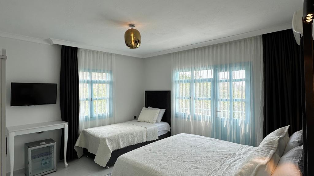 Family Room, Garden View (Balcony)