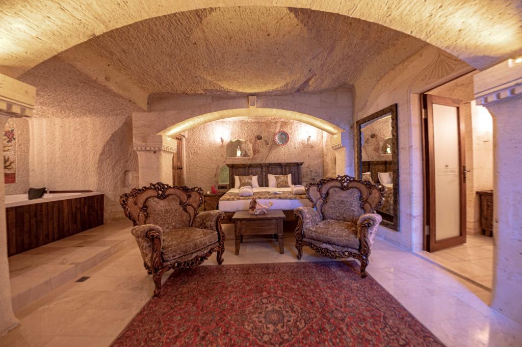 Queen Suite Room, Viewless (Jacuzzi)