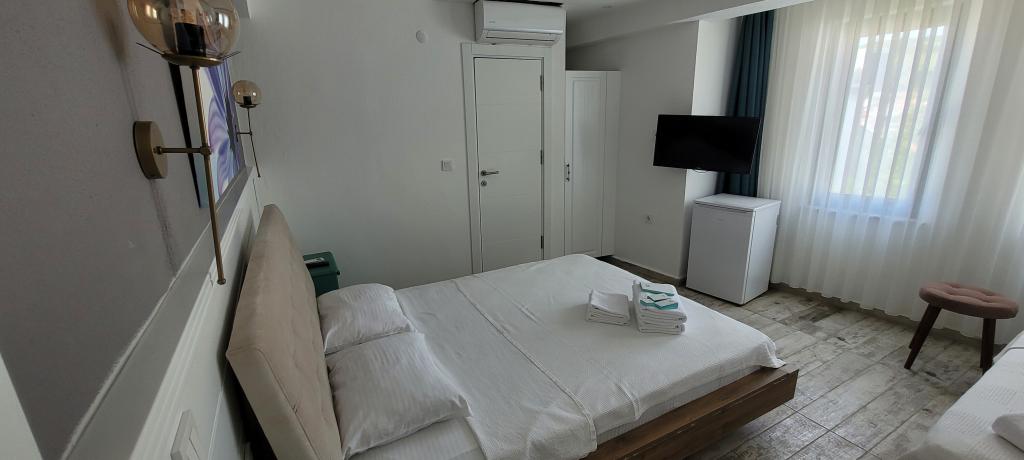 Deluxe Room (Without Balcony)
