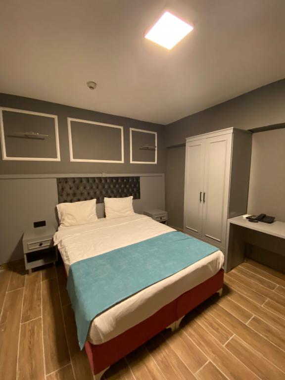 Standart Oda, Şehir Manzaralı (3 Kişilik, Balkonlu)