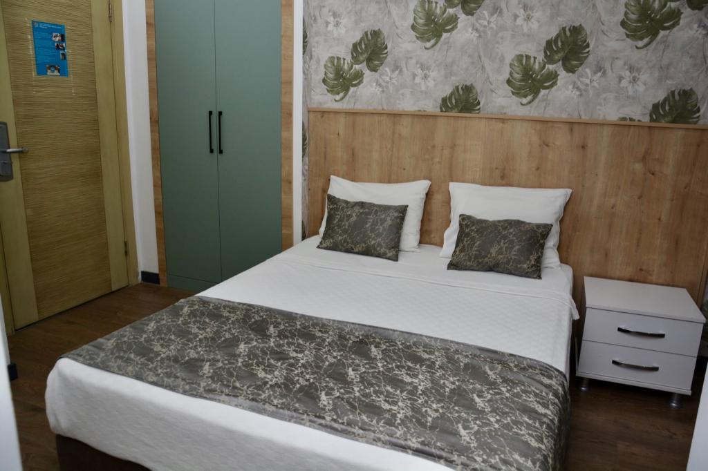 Suite Room, City View (Without Balcony)