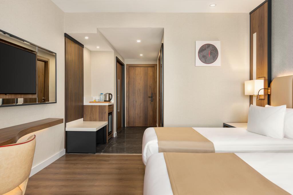 Deluxe King Room, Land View