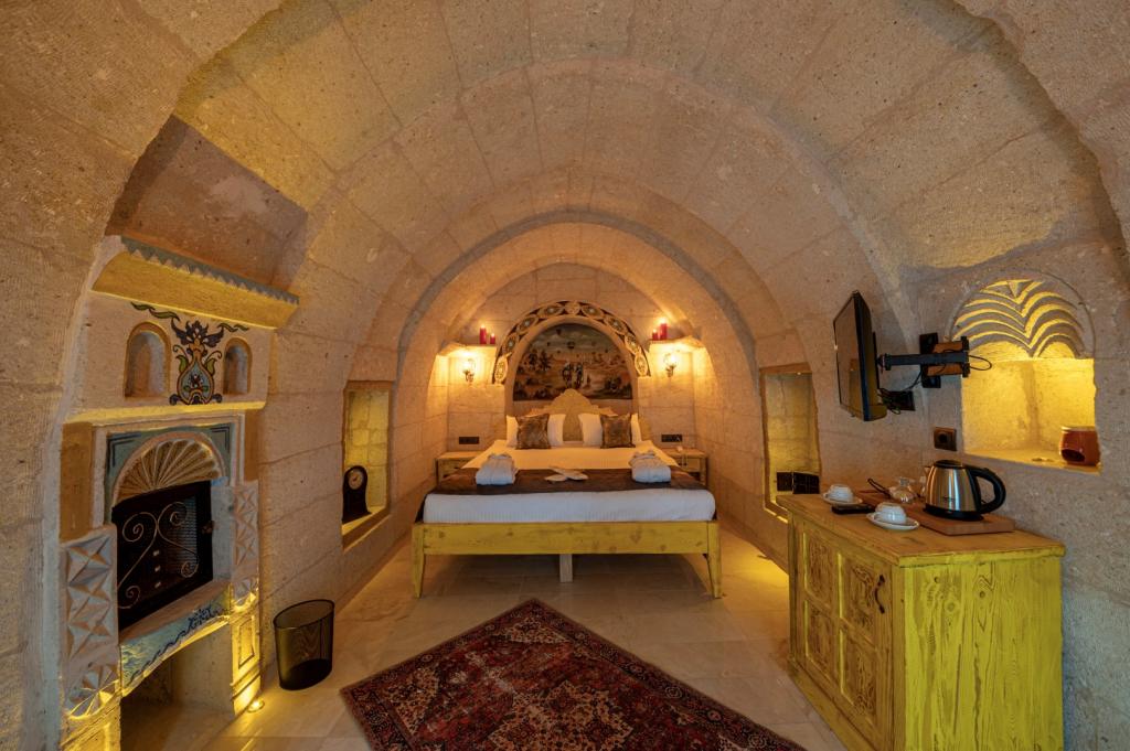 Junior Suite Room, City Or Mountain View (Jacuzzi)