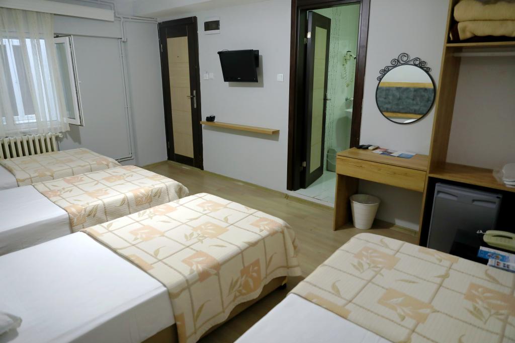 Zemin Kat Oda, Şehir Manzaralı (4 Kişilik)