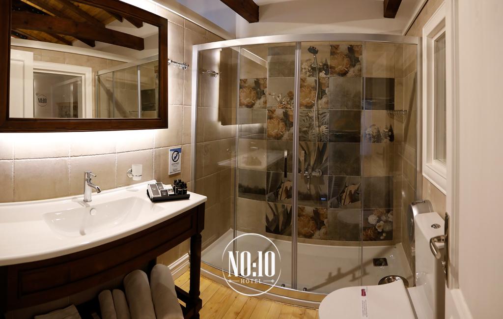 Suite,Bahçe Manzaralı