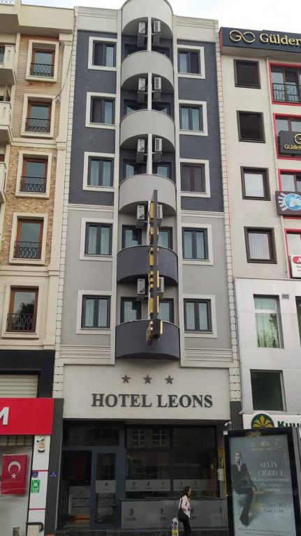 Leons Hotel