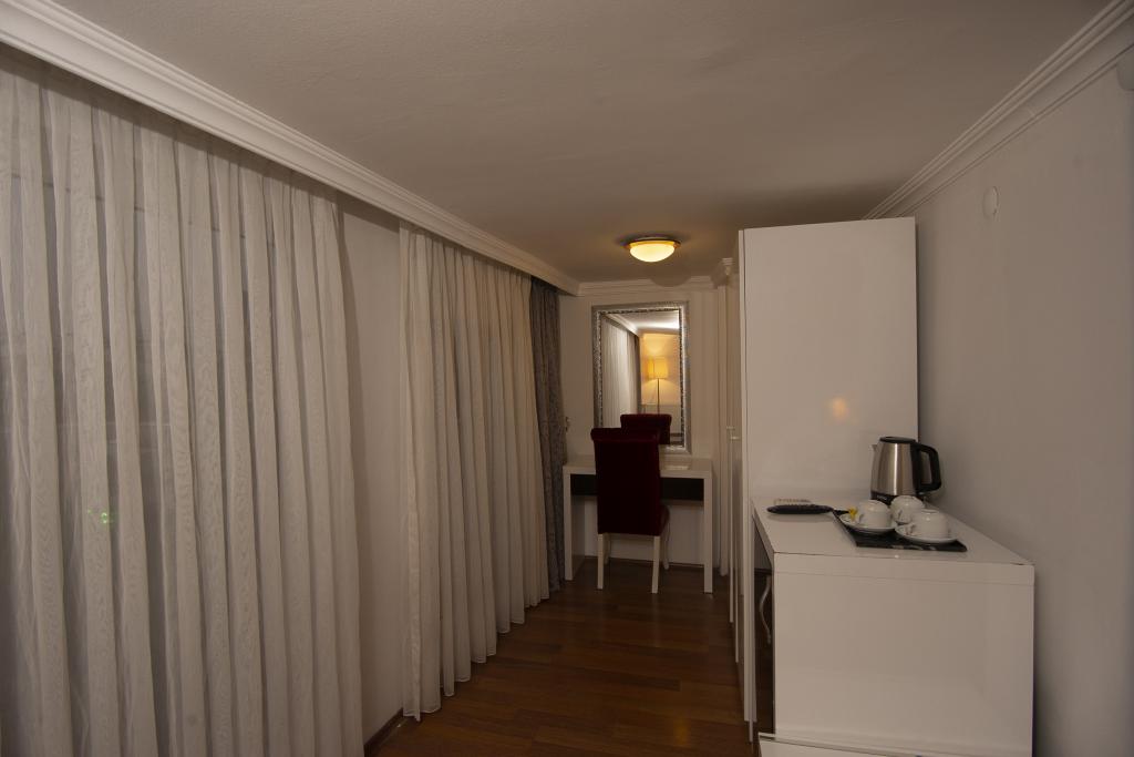 Family Suite Room, City View (Jacuzzi, Terrace)