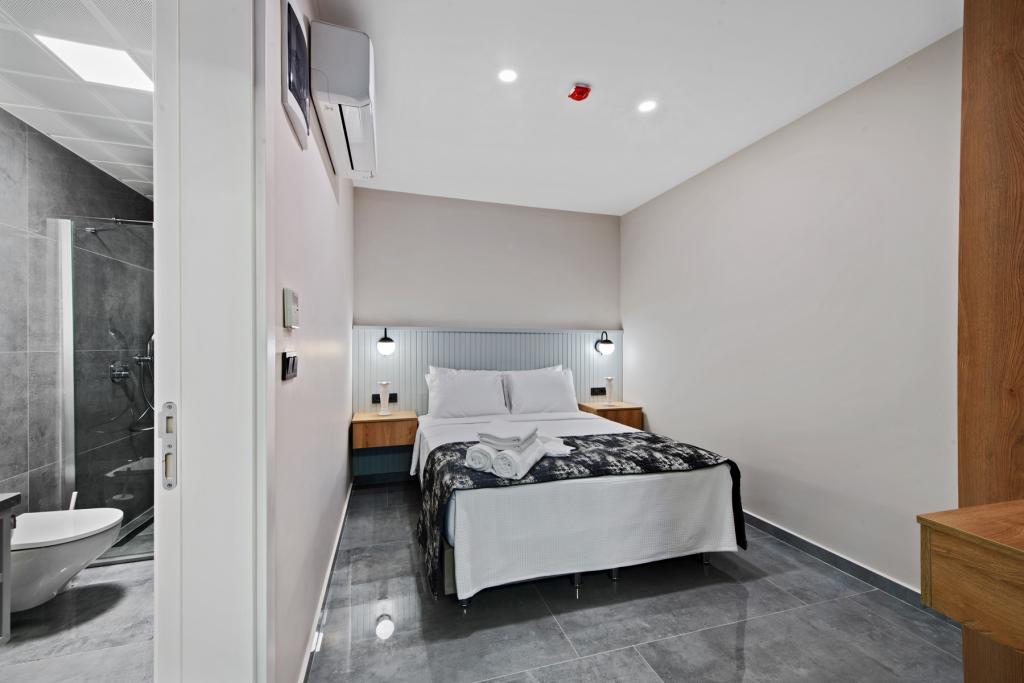 Suit 1+1 Daire Bahçe Katı Oda, Deniz Manzaralı