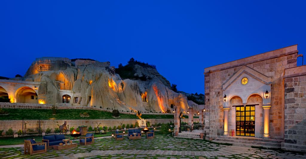 Seraphim Cave Suites & Spa