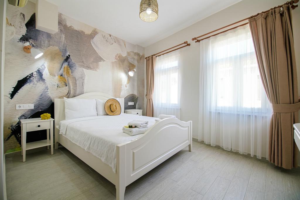 Standard Room, Street View