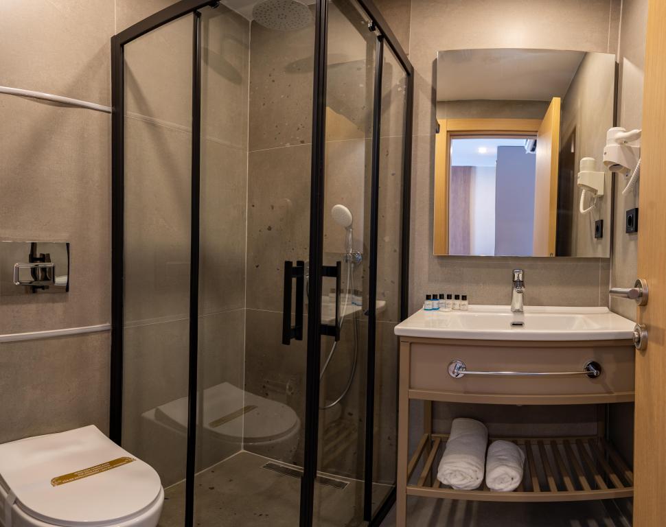 Standart Oda, Şehir Veya Dağ Manzaralı
