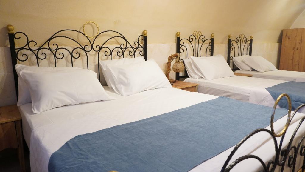 Aile Odası, Cadde Manzaralı