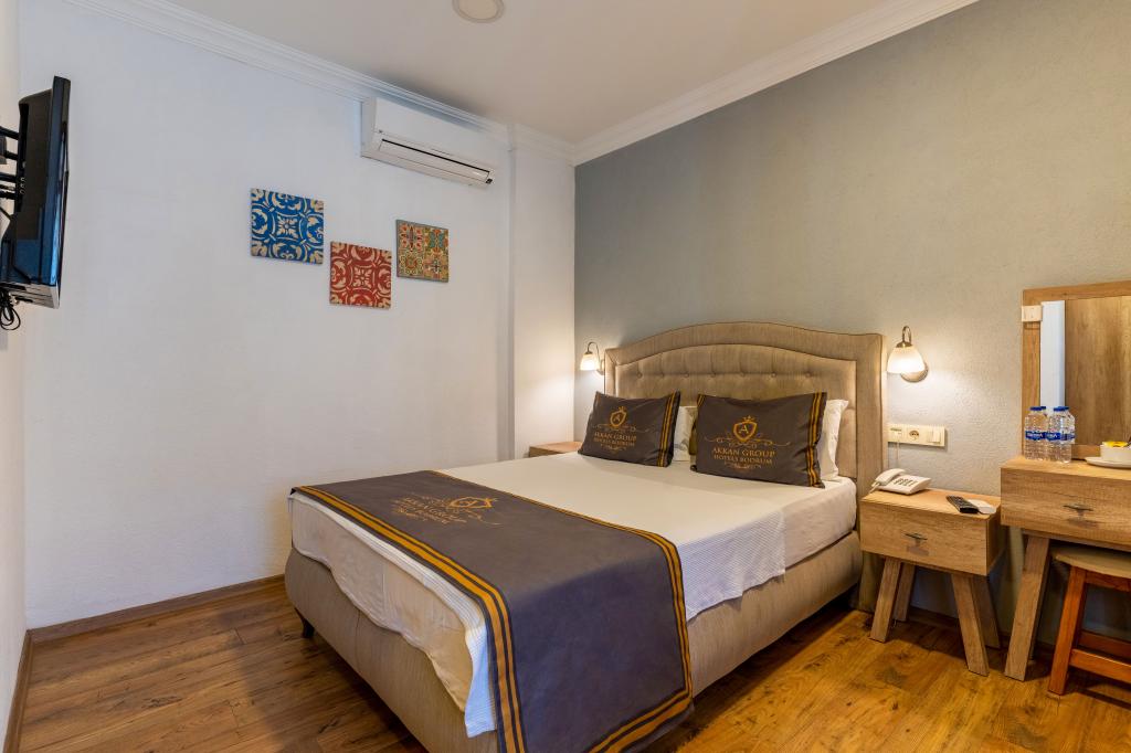 Standard Room, Land View