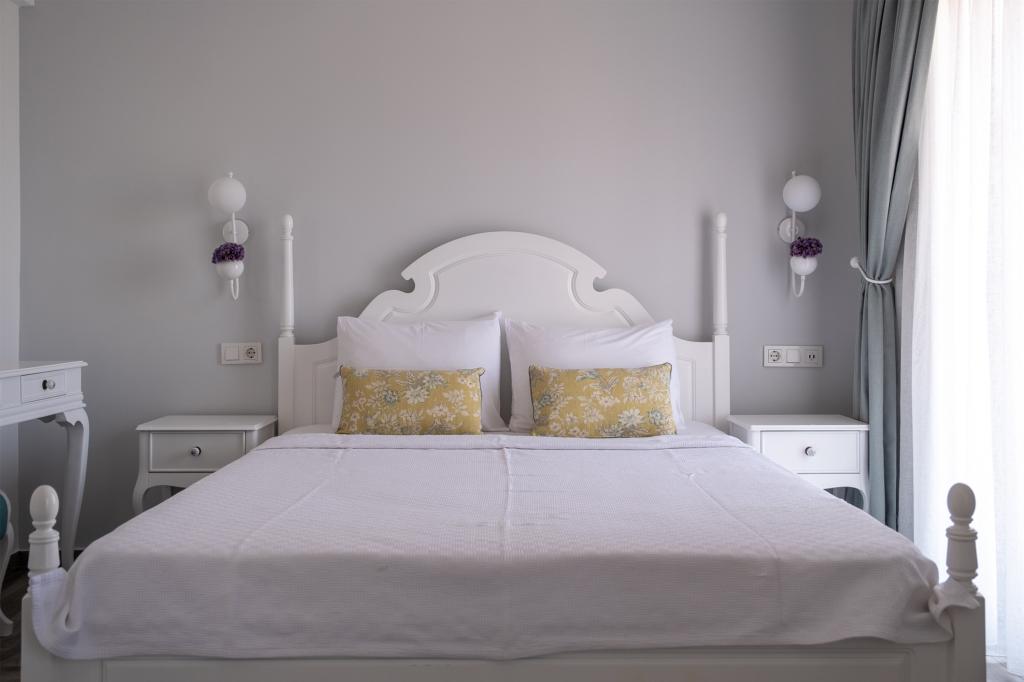 Stone Ground Floor Room, City View