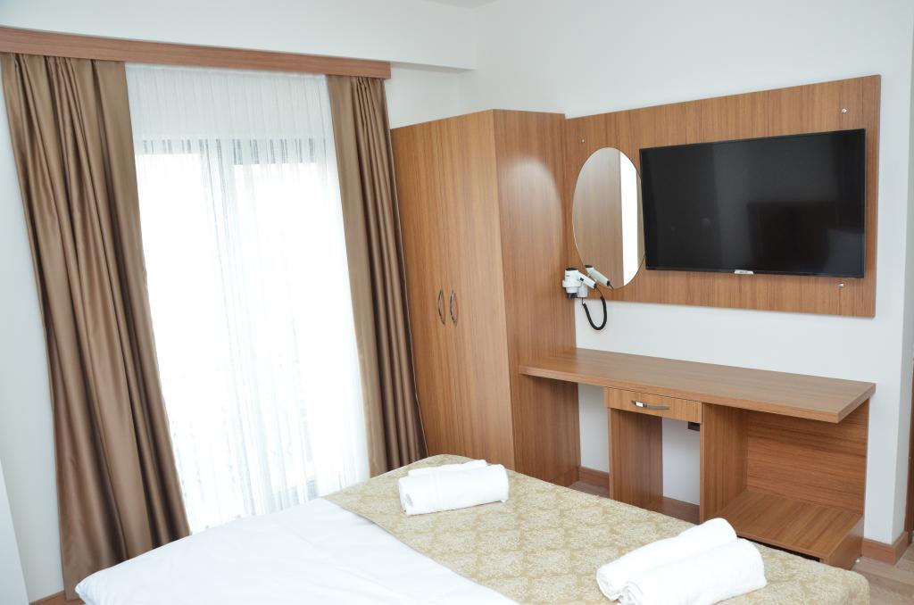 Deluxe Room, Partial Sea View