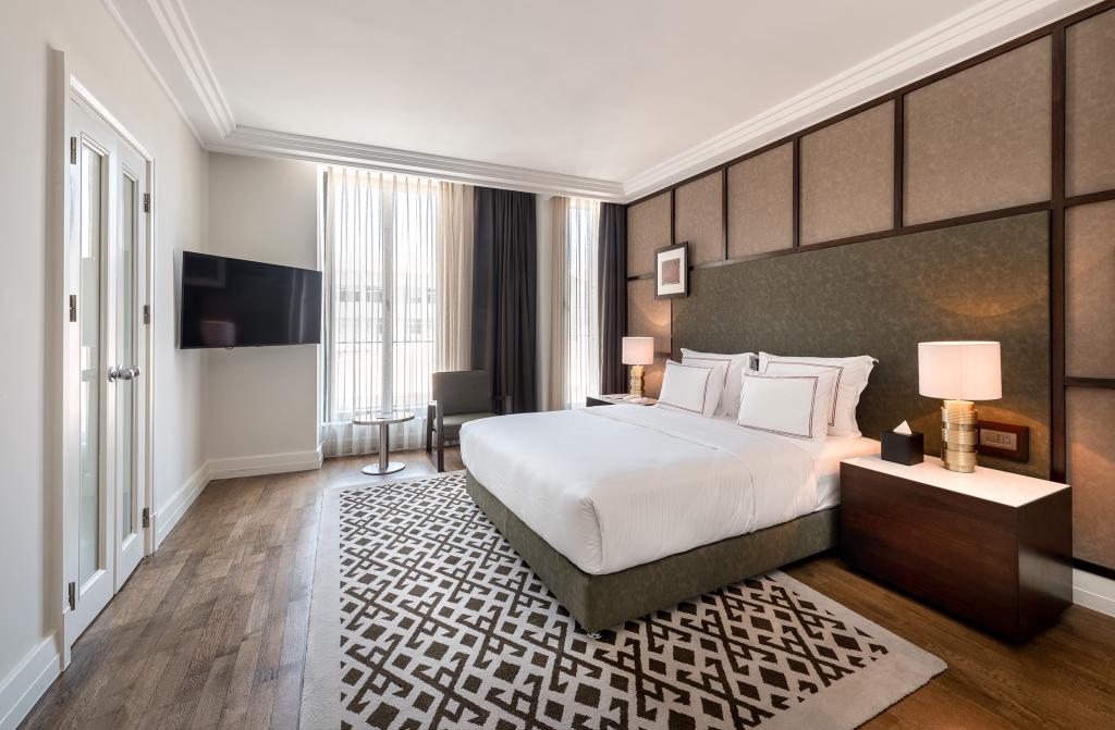 Deluxe Suit Oda, Şehir Manzaralı