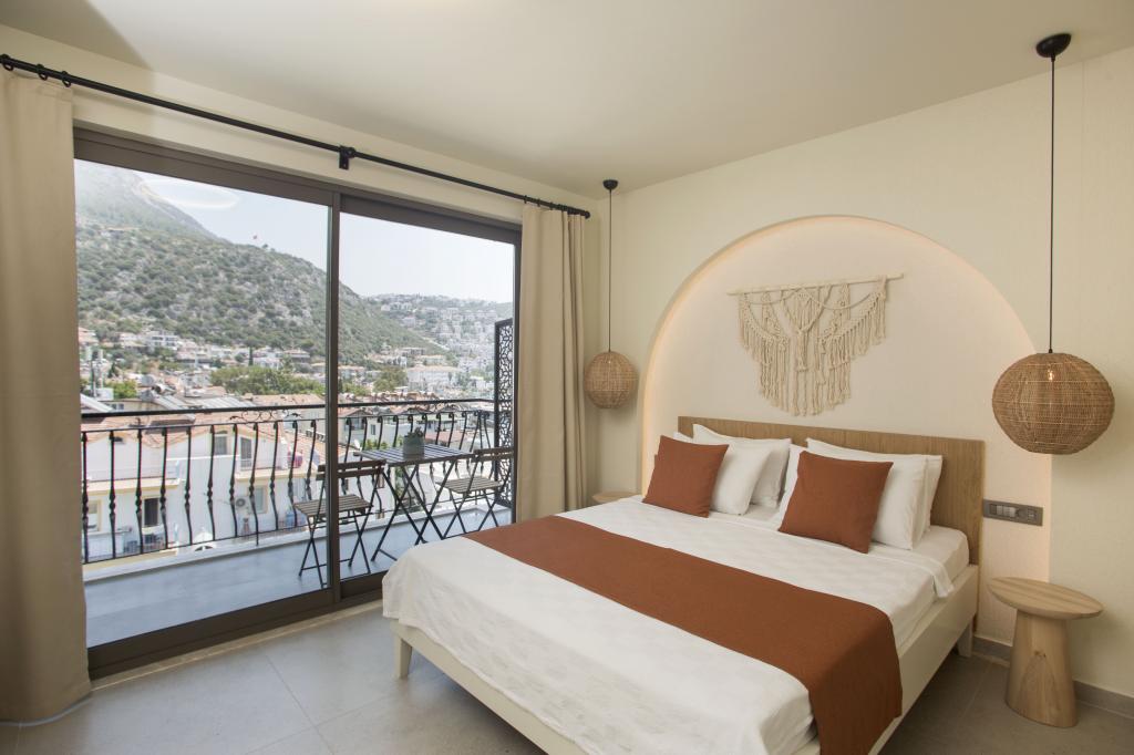 Superior Room, Partial Sea View (1 Person, Balcony)
