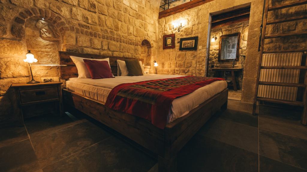 Cave Suite Room (Jacuzzi)